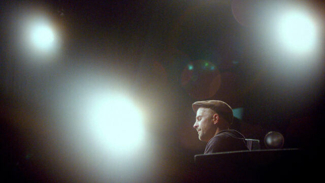 NILS FRAHM TOUR TEASER long cleanProRes.mov.00_00_27_20.Standbild001